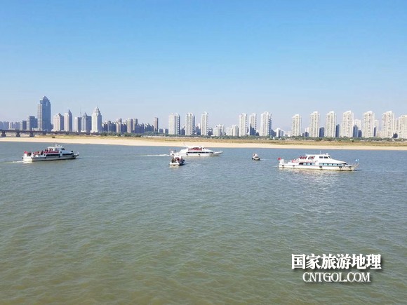 江西開展呵護一湖清水，嚴厲打擊非法采砂行動（圖）